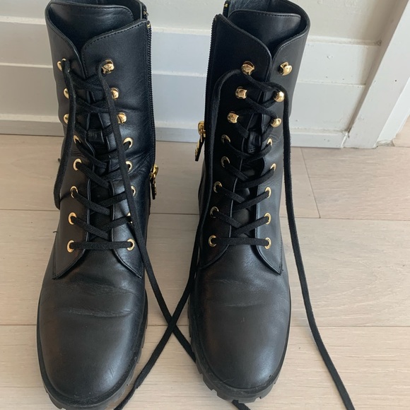 Stuart Weitzman Norie Boot - Picture 2 of 6